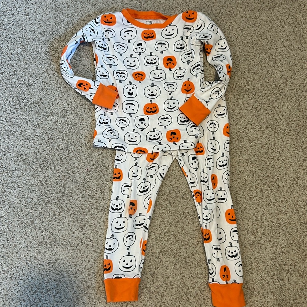 🌟Carters Jack O Lantern PJ set, 2T🌟
